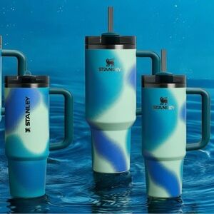 Brand New Stanley tumbler in frequency Coastal Teal mtn